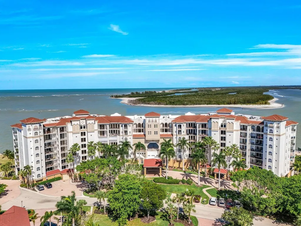 700 La Peninsula Boulevard Naples FL 34113
