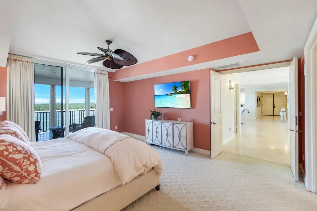 700 La Peninsula Boulevard Naples FL 34113