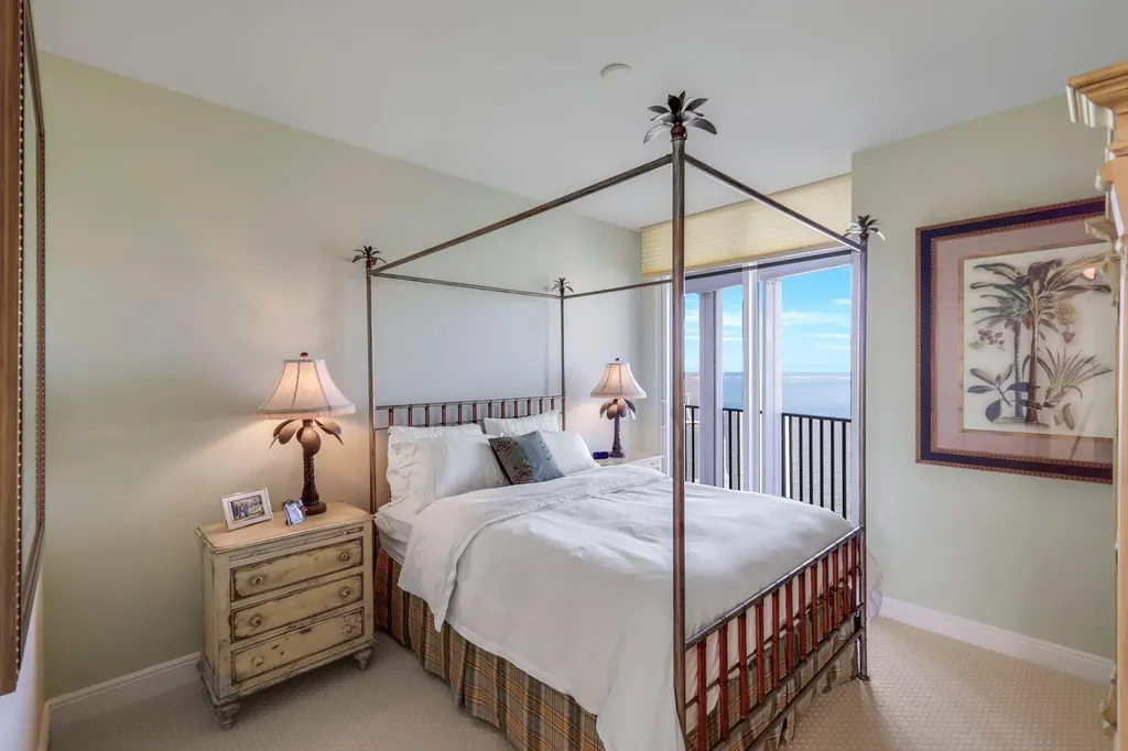 700 La Peninsula Boulevard Naples FL 34113