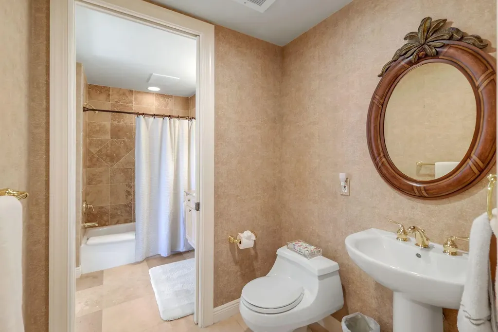 700 La Peninsula Boulevard Naples FL 34113