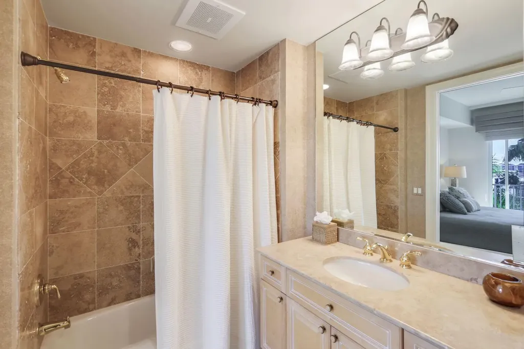 700 La Peninsula Boulevard Naples FL 34113