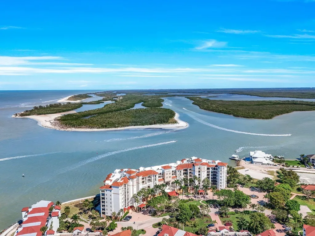 700 La Peninsula Boulevard Naples FL 34113