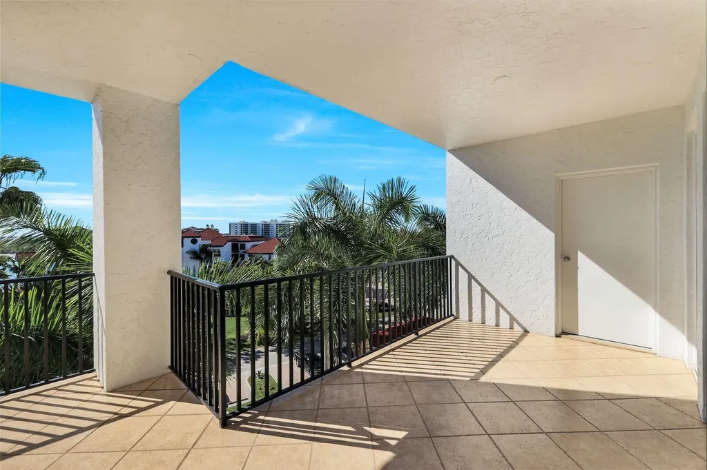 700 La Peninsula Boulevard Naples FL 34113