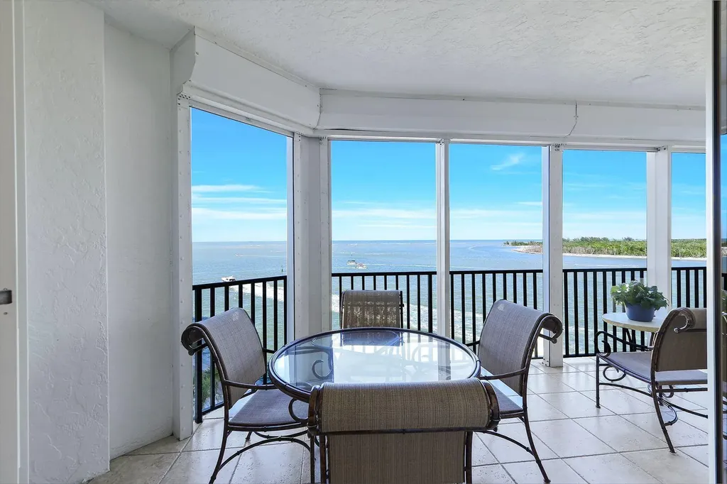 700 La Peninsula Boulevard Naples FL 34113