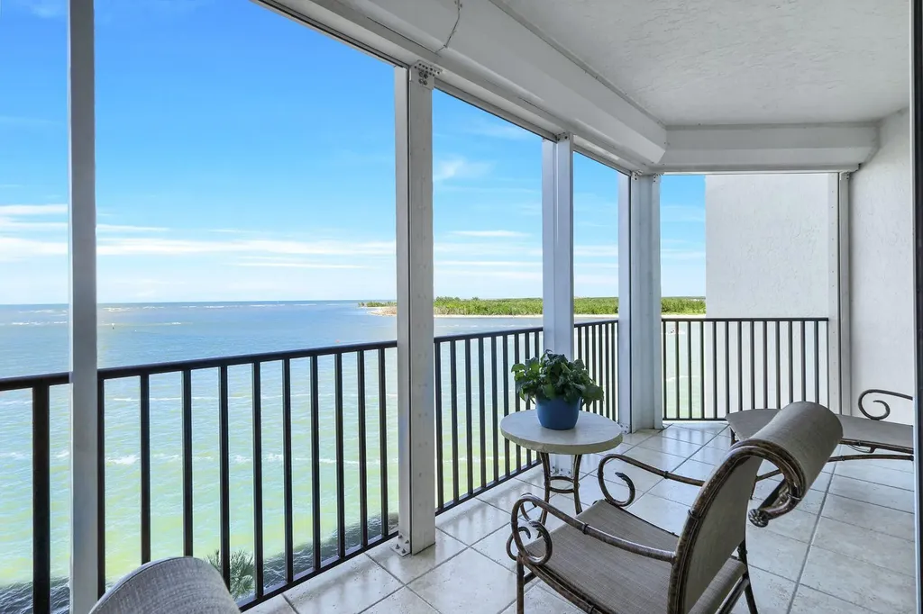 700 La Peninsula Boulevard Naples FL 34113