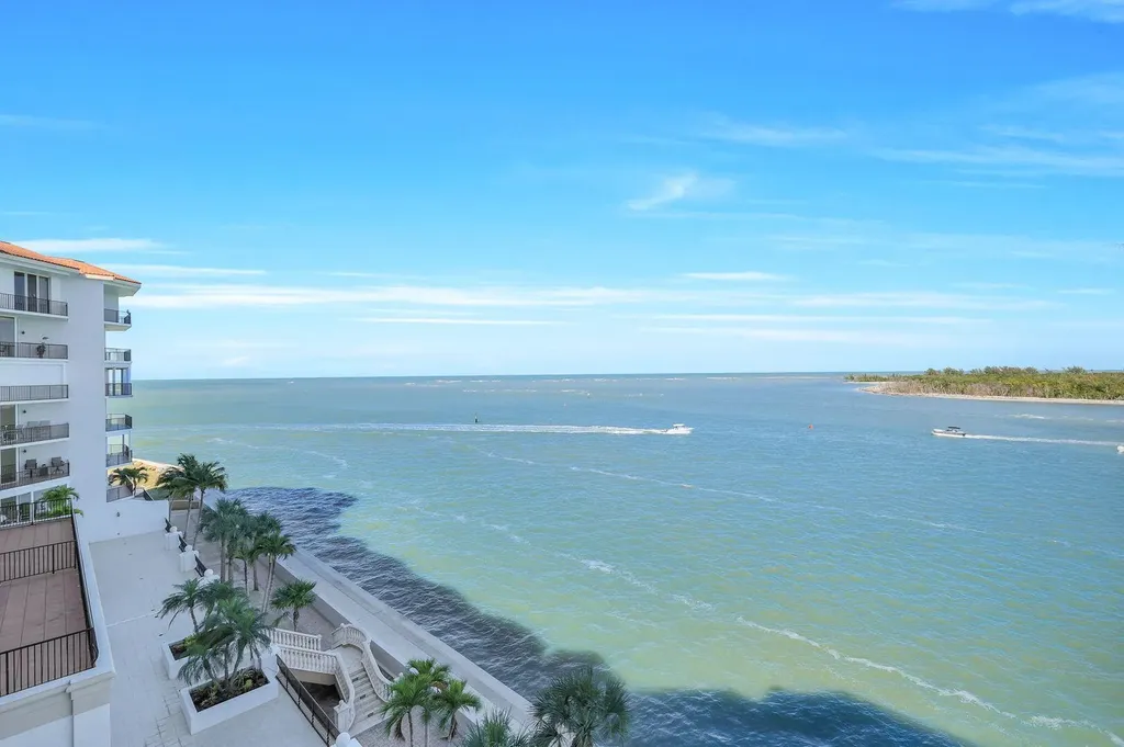 700 La Peninsula Boulevard Naples FL 34113