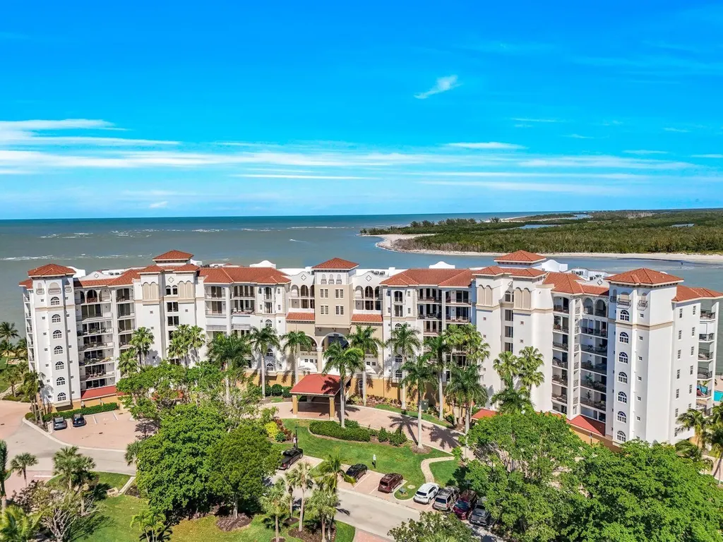 700 La Peninsula Boulevard Naples FL 34113