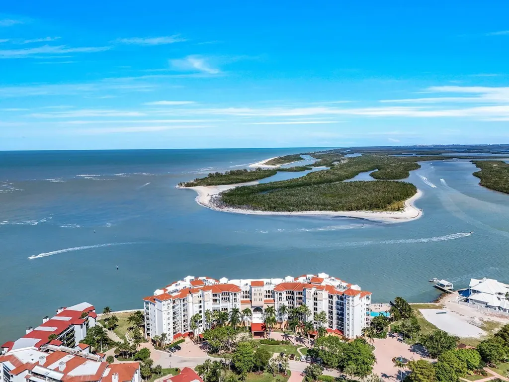 700 La Peninsula Boulevard Naples FL 34113