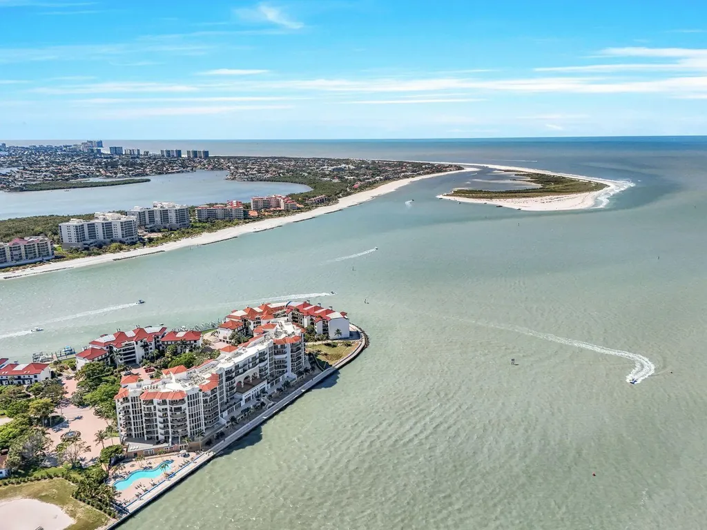 700 La Peninsula Boulevard Naples FL 34113