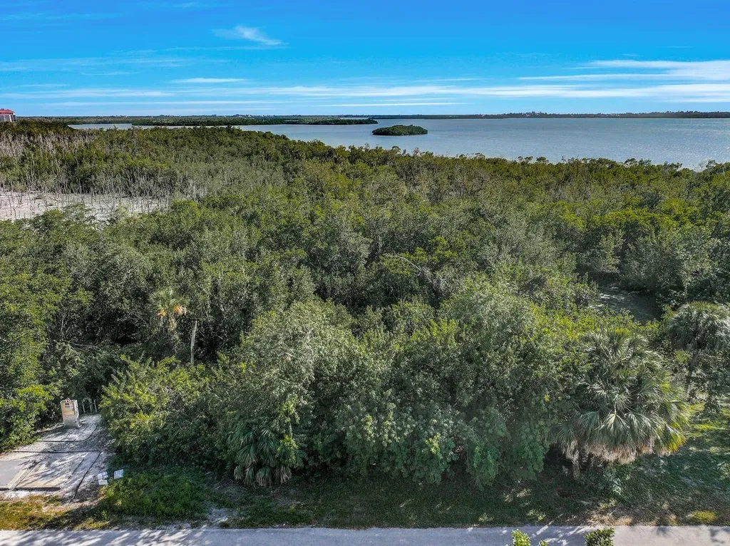 2031 Sheffield Avenue Marco Island FL 34145