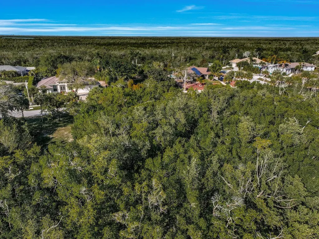 2031 Sheffield Avenue Marco Island FL 34145