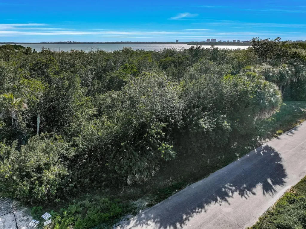 2031 Sheffield Avenue Marco Island FL 34145