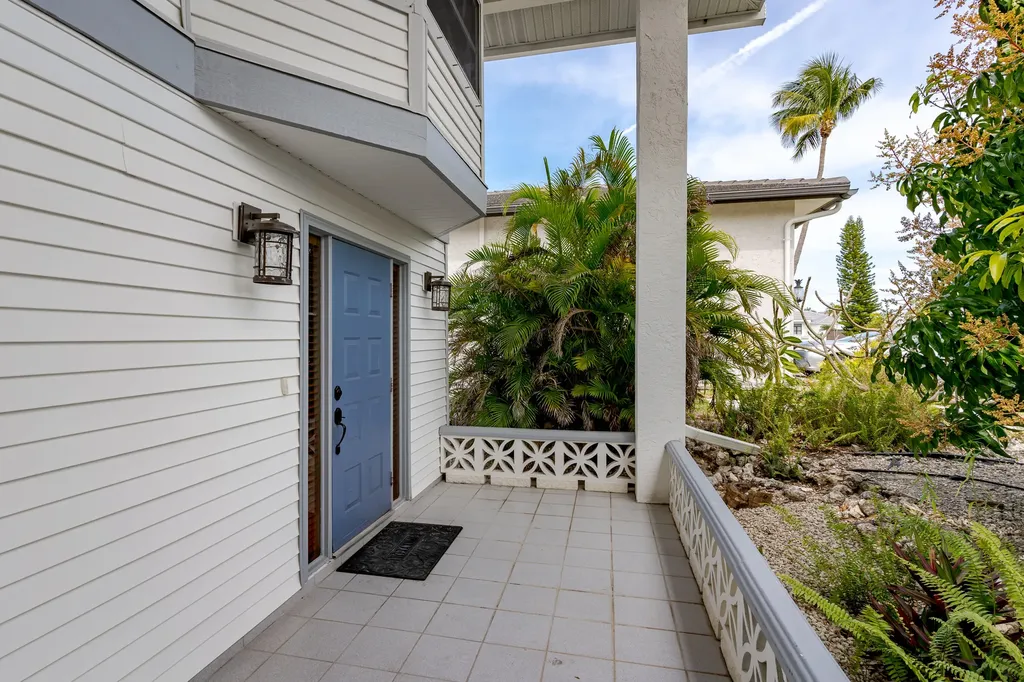 832 Swan Drive Marco Island FL 34145