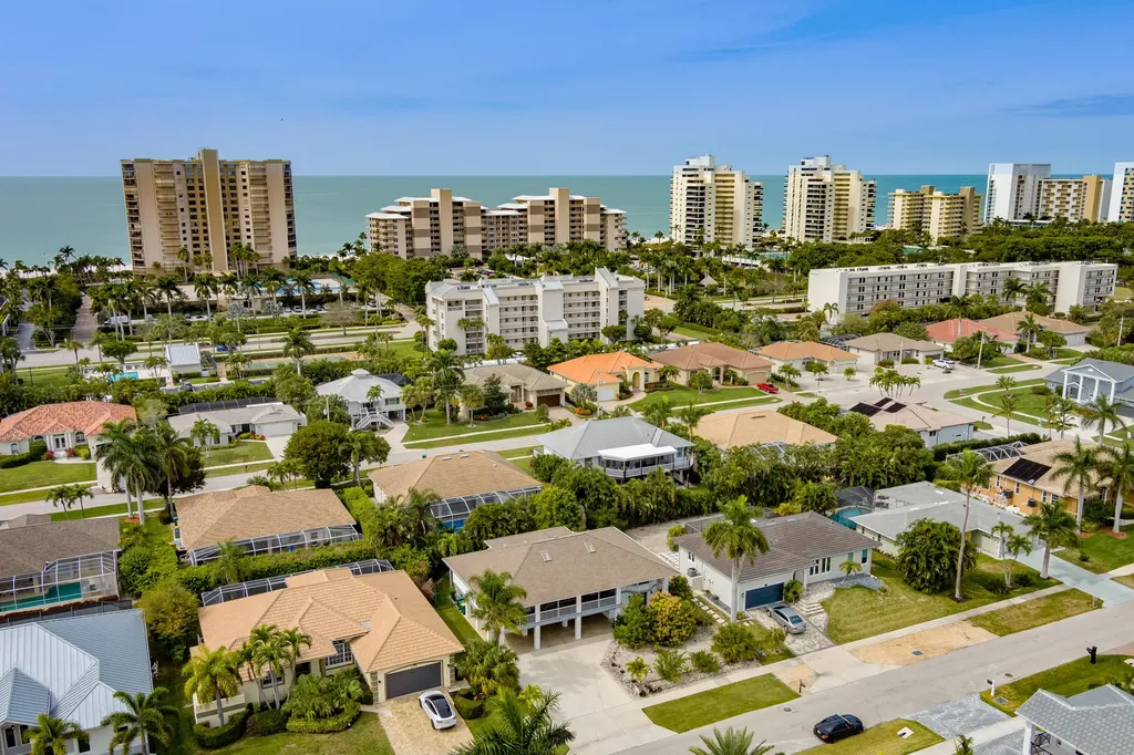 832 Swan Drive Marco Island FL 34145