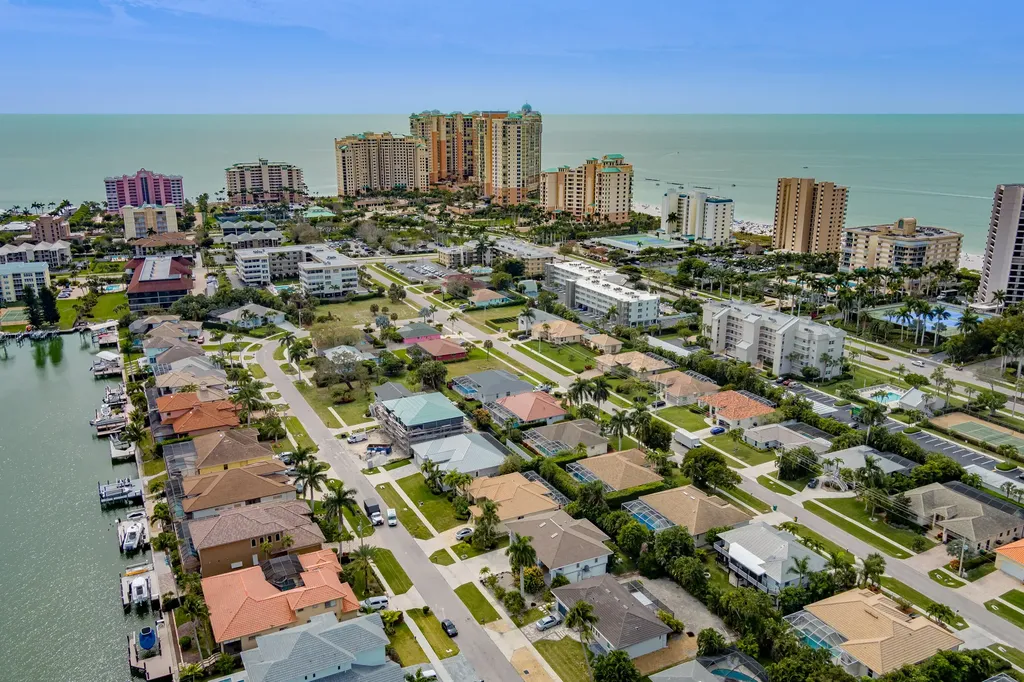 832 Swan Drive Marco Island FL 34145