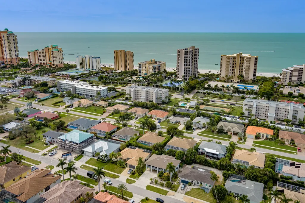 832 Swan Drive Marco Island FL 34145