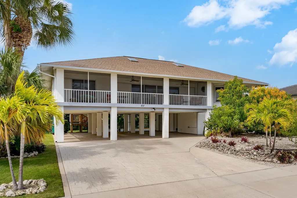 832 Swan Drive Marco Island FL 34145