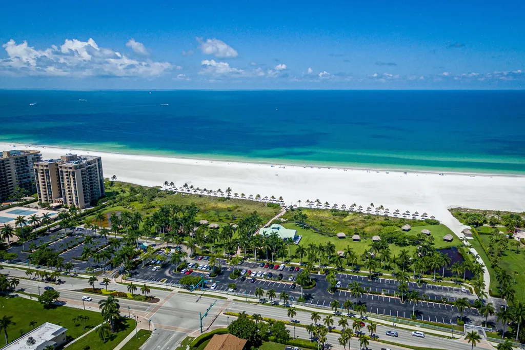 832 Swan Drive Marco Island FL 34145