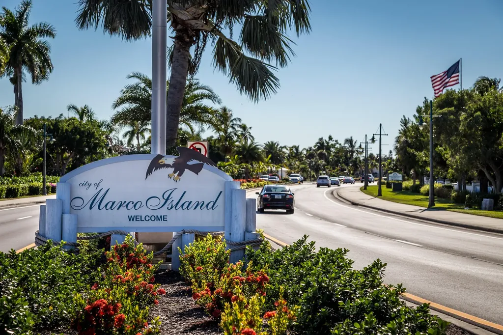 832 Swan Drive Marco Island FL 34145
