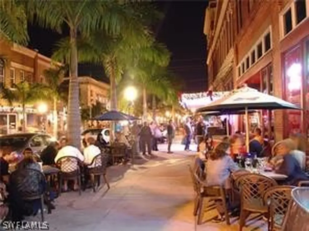 2631 1st Street Fort Myers FL 33916