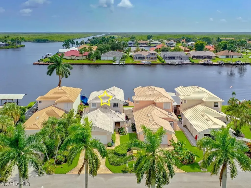 156 Eveningstar Cay Naples FL 34114
