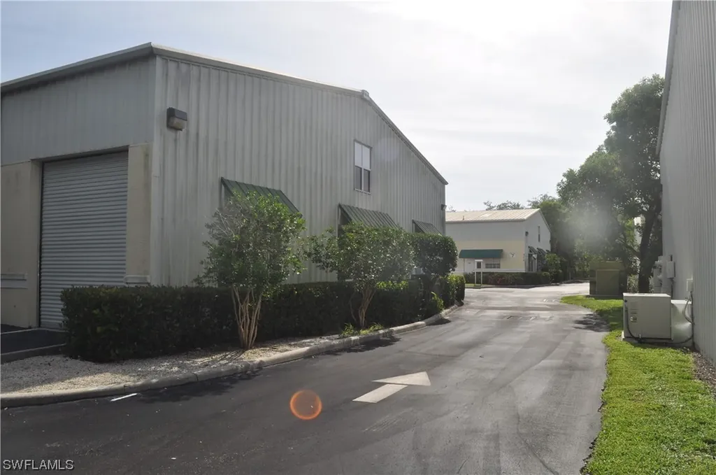 4776 Radio Road Naples FL 34104