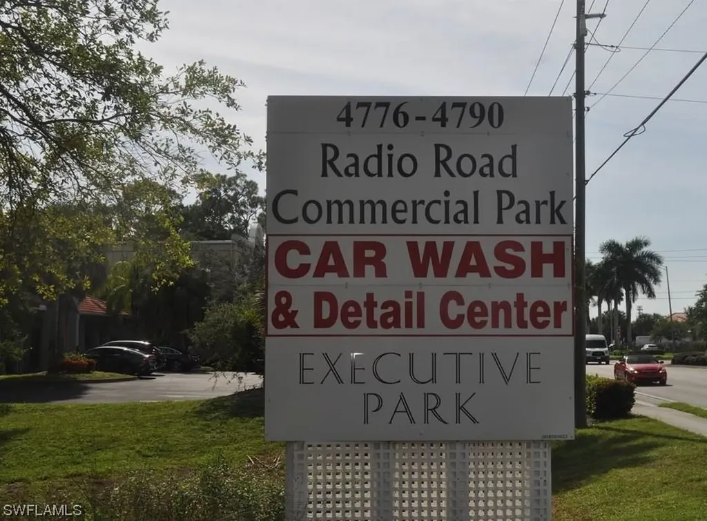 4776 Radio Road Naples FL 34104
