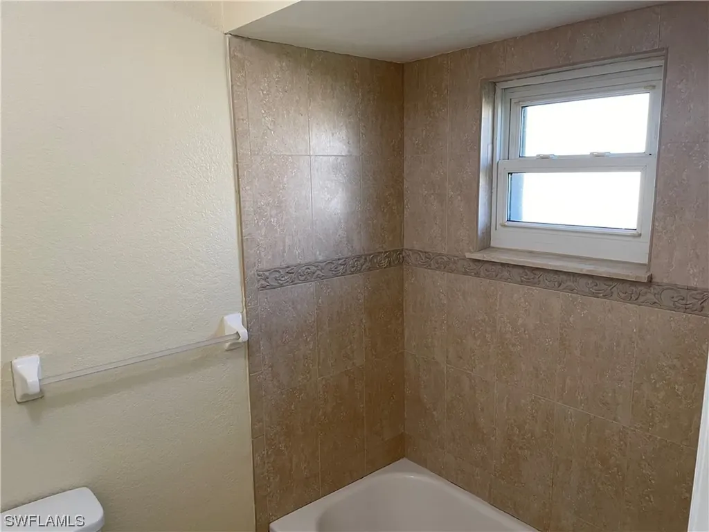 1415 SE 12th Street Cape Coral FL 33990