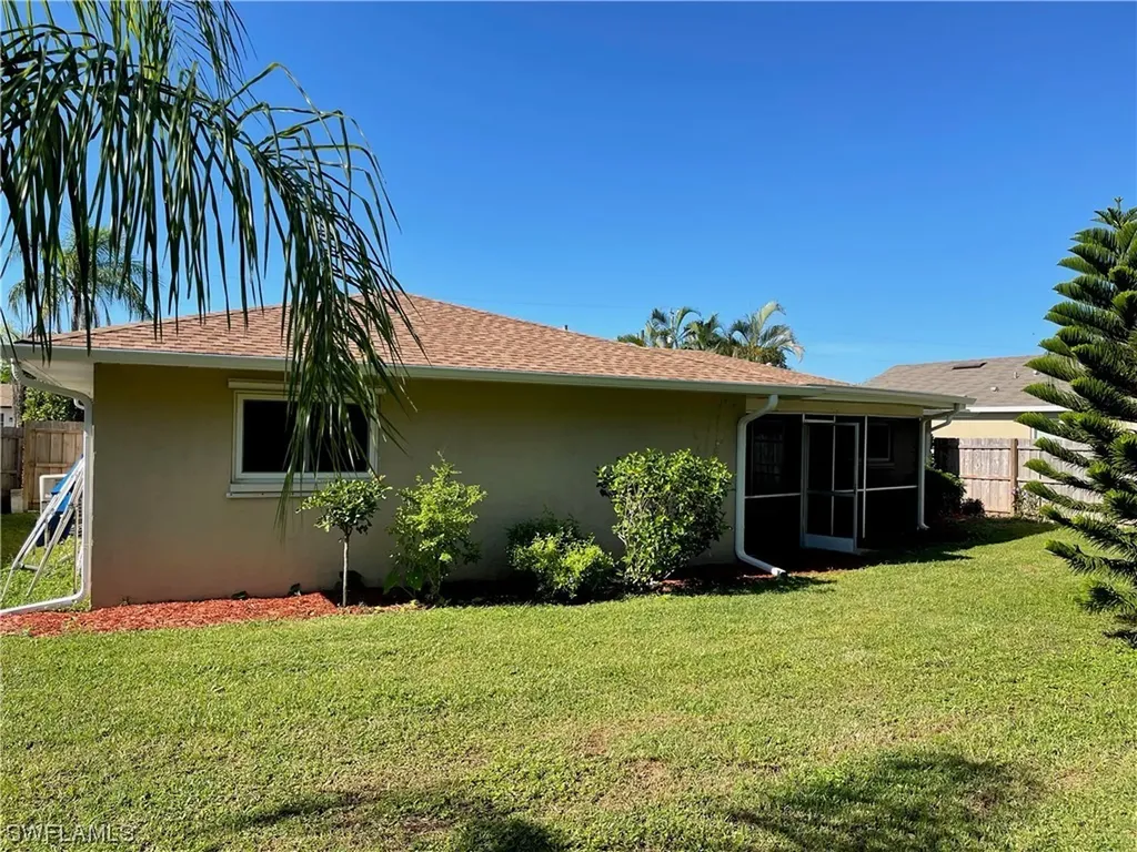 1415 SE 12th Street Cape Coral FL 33990