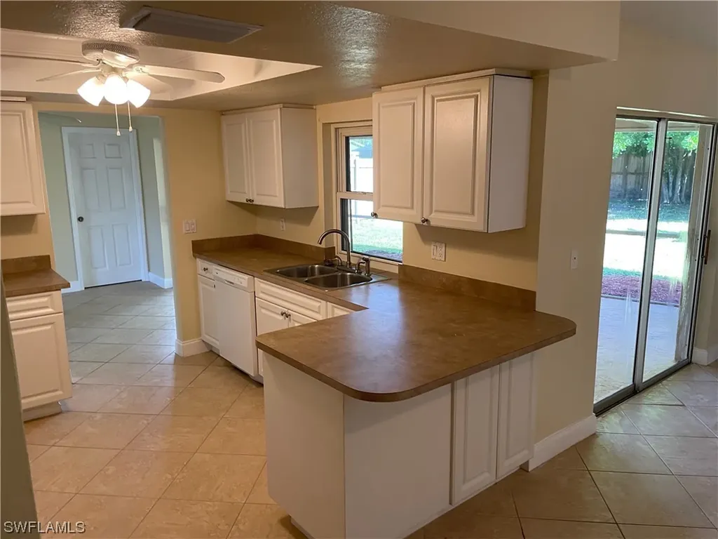 1415 SE 12th Street Cape Coral FL 33990