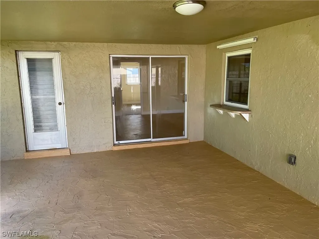 1415 SE 12th Street Cape Coral FL 33990