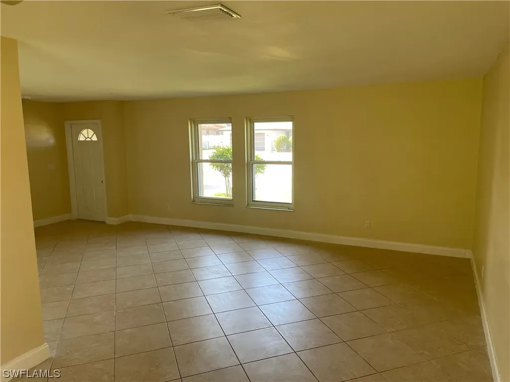 1415 SE 12th Street Cape Coral FL 33990