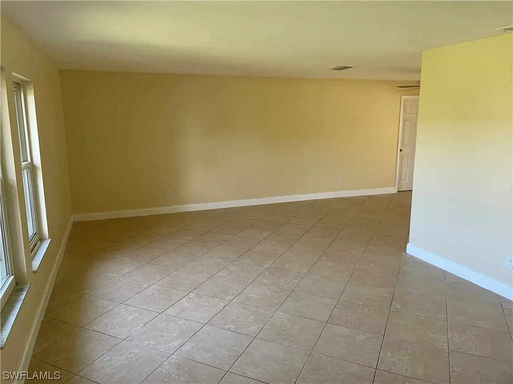 1415 SE 12th Street Cape Coral FL 33990