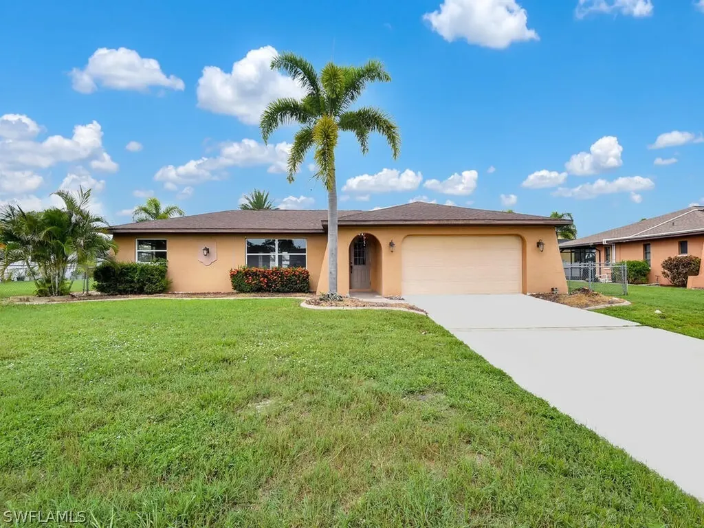 923 SE 16th Street Cape Coral FL 33990