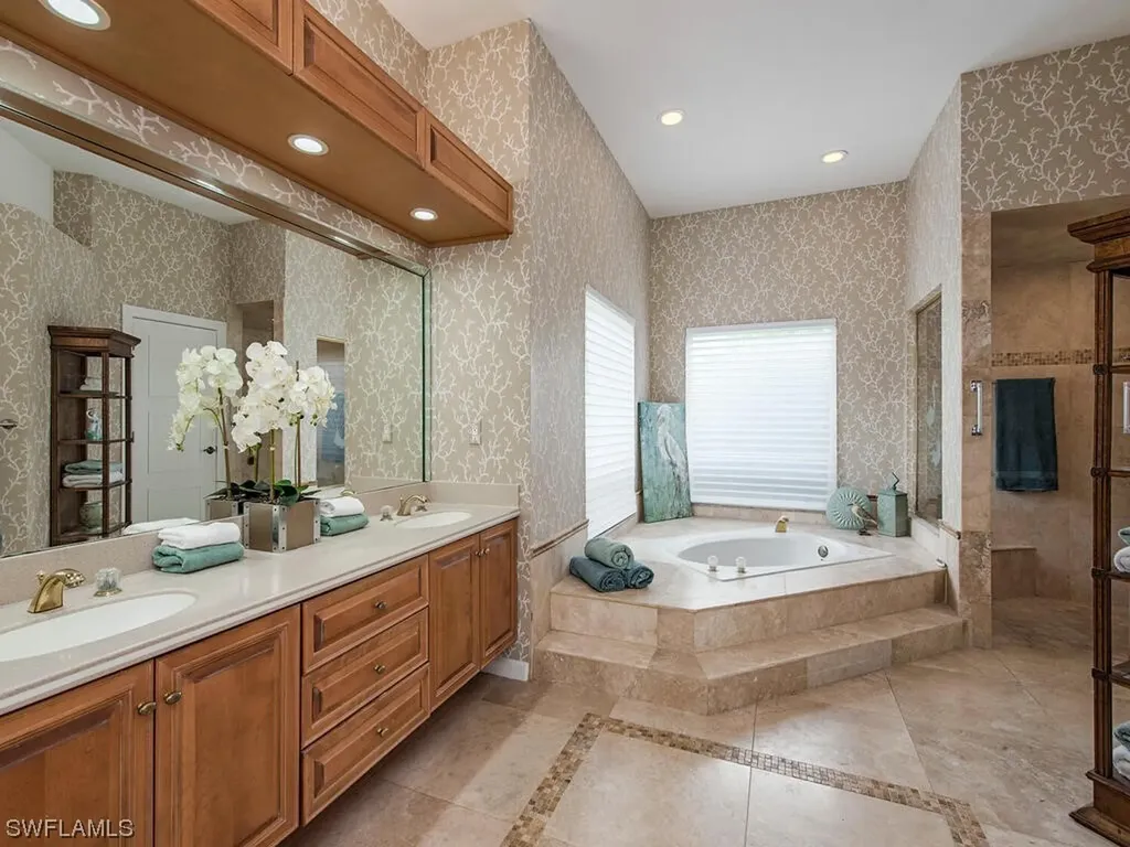 11818 Longshore Way W Naples FL 34119