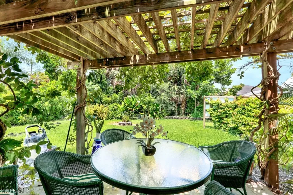 785 105th Avenue N Naples FL 34108