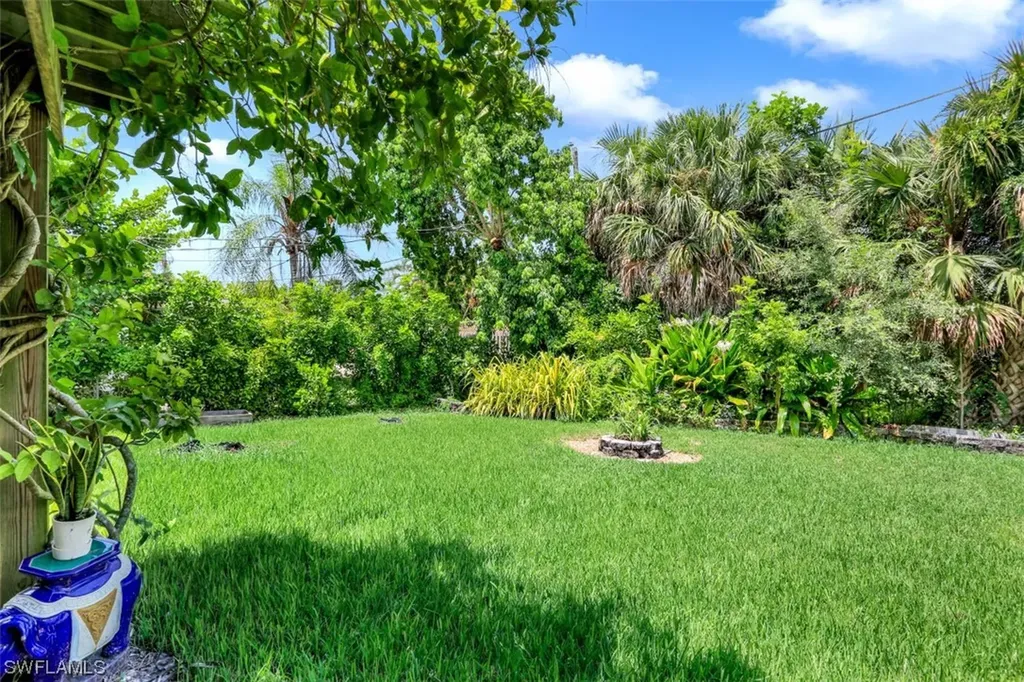 785 105th Avenue N Naples FL 34108