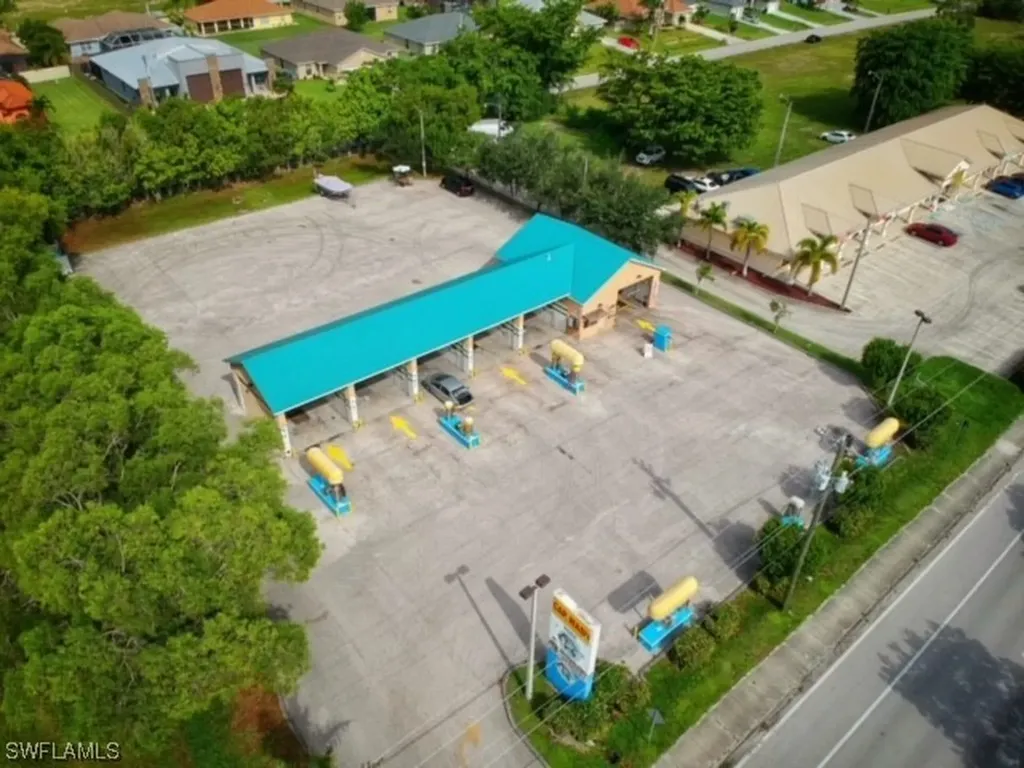 3826 Chiquita Boulevard S Cape Coral FL 33914