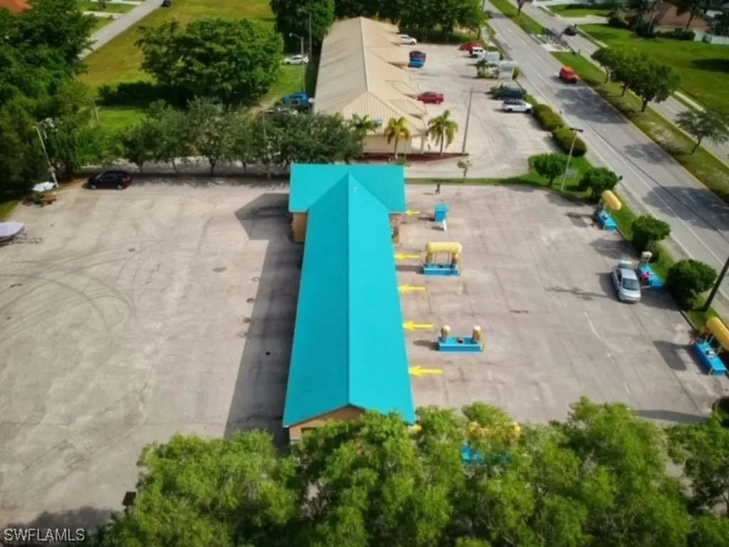 3826 Chiquita Boulevard S Cape Coral FL 33914