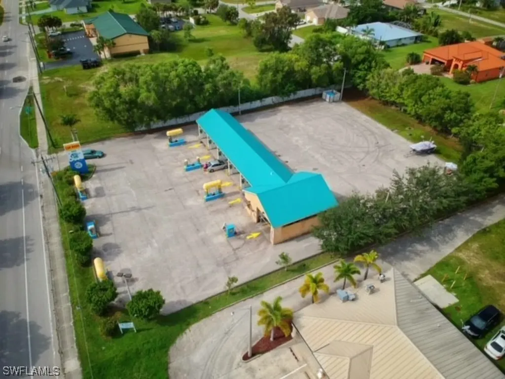 3826 Chiquita Boulevard S Cape Coral FL 33914