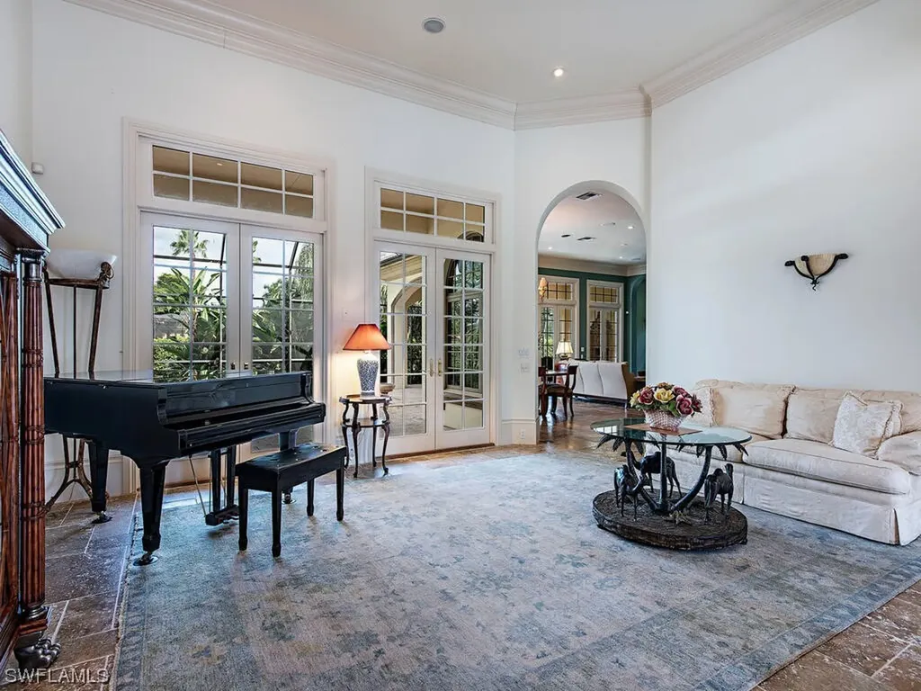 1613 Chinaberry Way Naples FL 34105