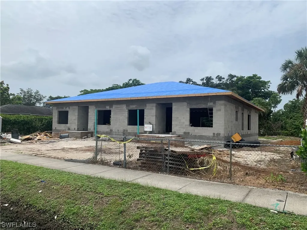 2364 Bayside Street Naples FL 34112