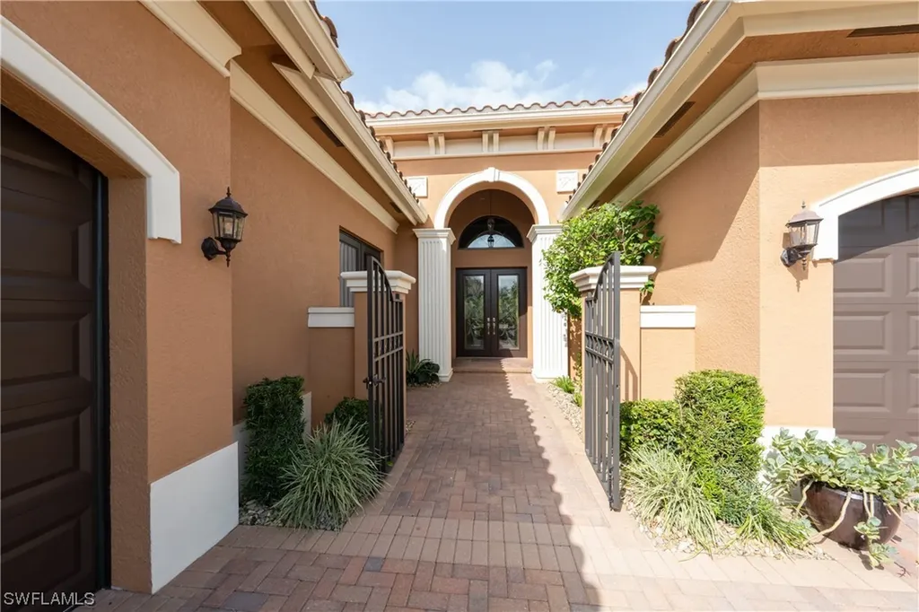 2958 Cinnamon Bay Circle Naples FL 34119