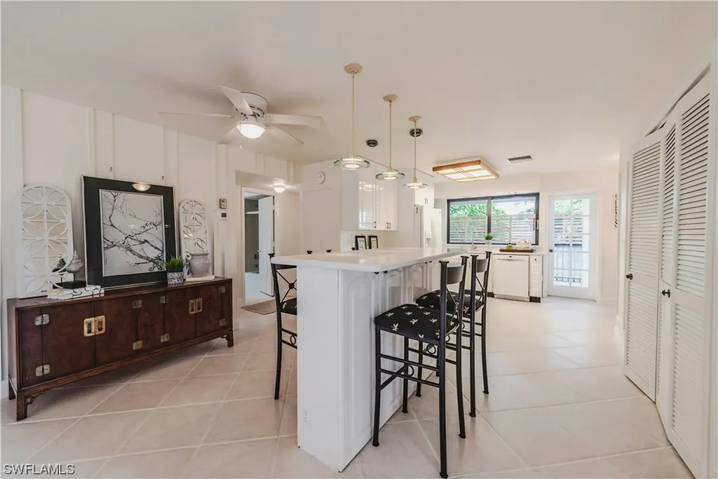 3107 Riviera Drive Naples FL 34103