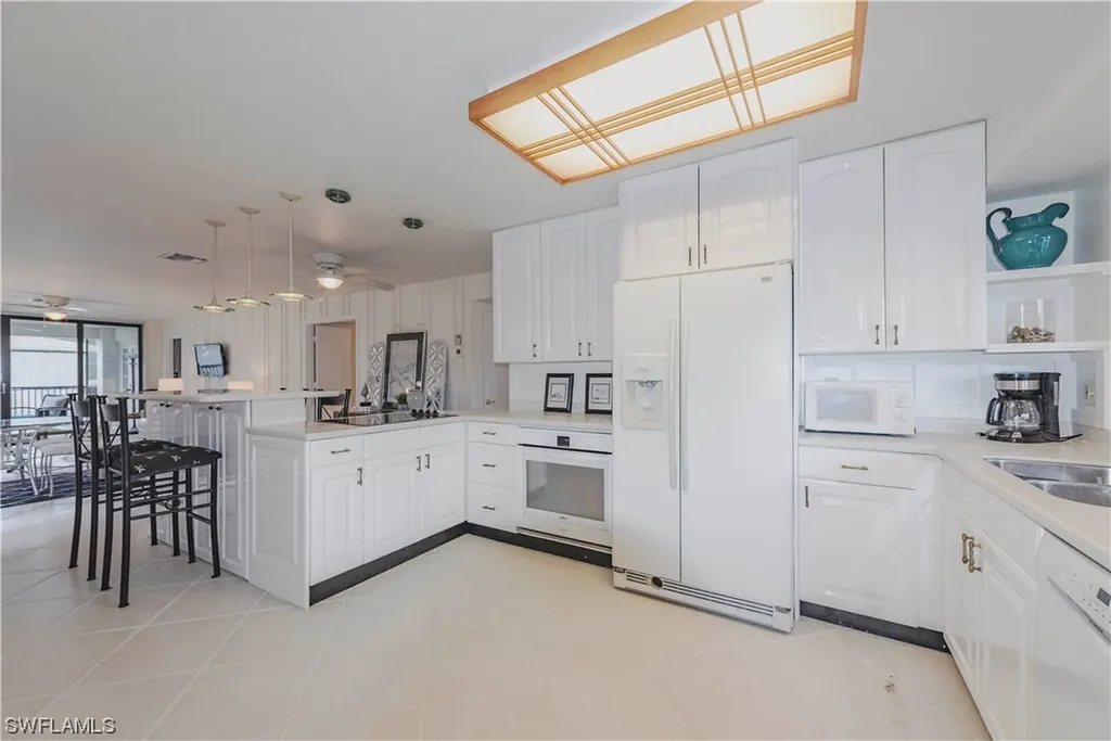 3107 Riviera Drive Naples FL 34103