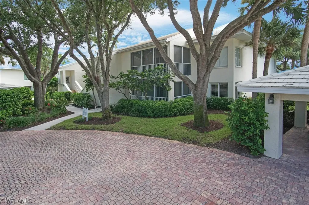 760 Willowbrook Drive Naples FL 34108