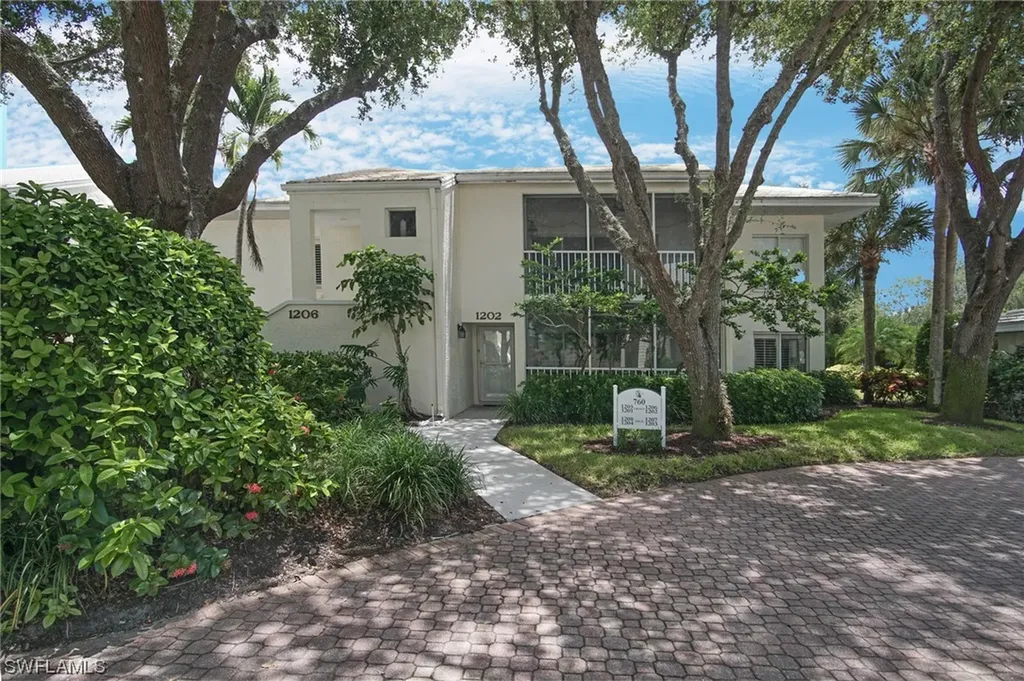 760 Willowbrook Drive Naples FL 34108