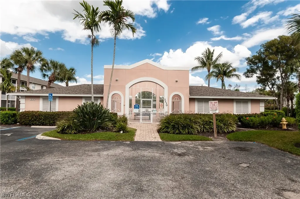 3258 Tamara Drive Naples FL 34109