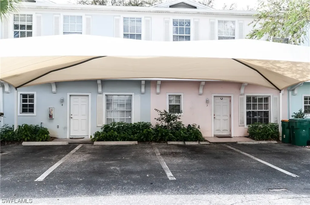3258 Tamara Drive Naples FL 34109