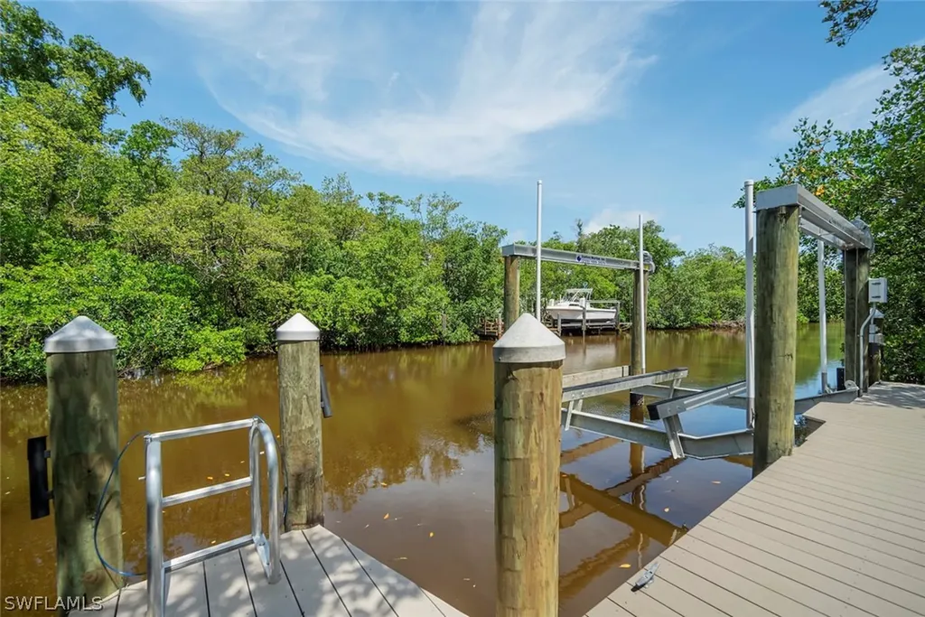 2475 Tropical Way Court Sanibel FL 33957